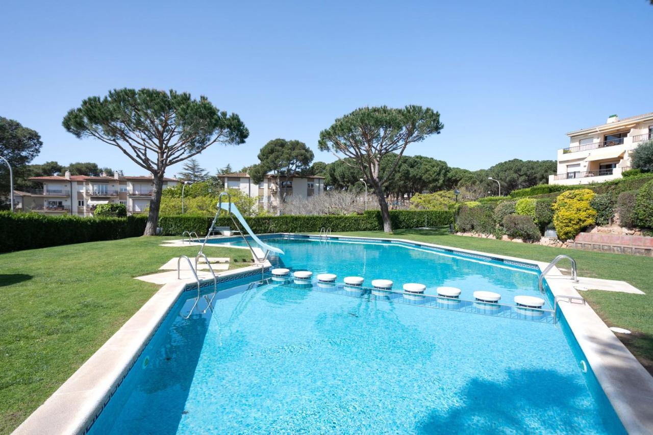 Bonita Casa Adosada Con Jardin Privado Y Piscina Comunitaria Calella De Palafrugell Dış mekan fotoğraf