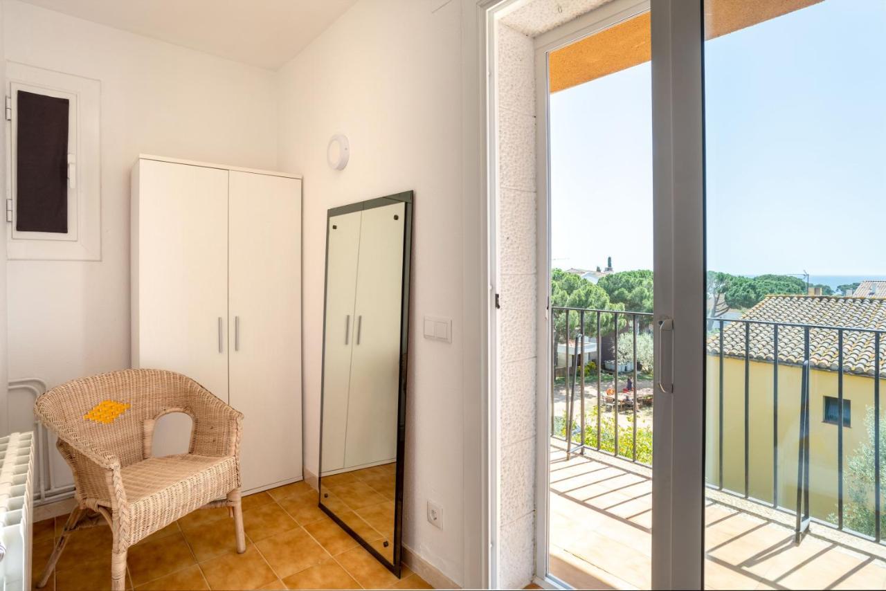 Bonita Casa Adosada Con Jardin Privado Y Piscina Comunitaria Calella De Palafrugell Dış mekan fotoğraf
