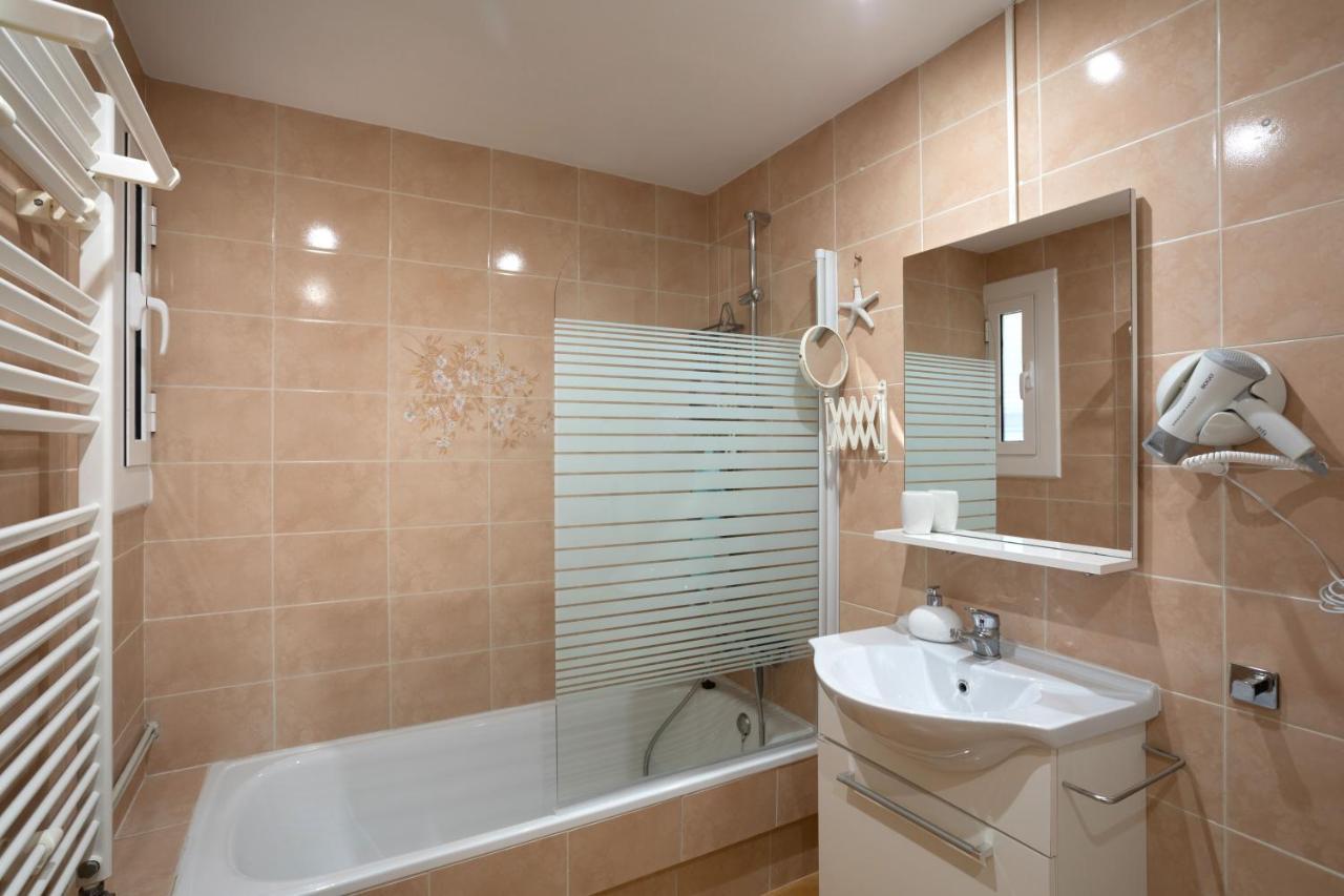 Bonita Casa Adosada Con Jardin Privado Y Piscina Comunitaria Calella De Palafrugell Dış mekan fotoğraf